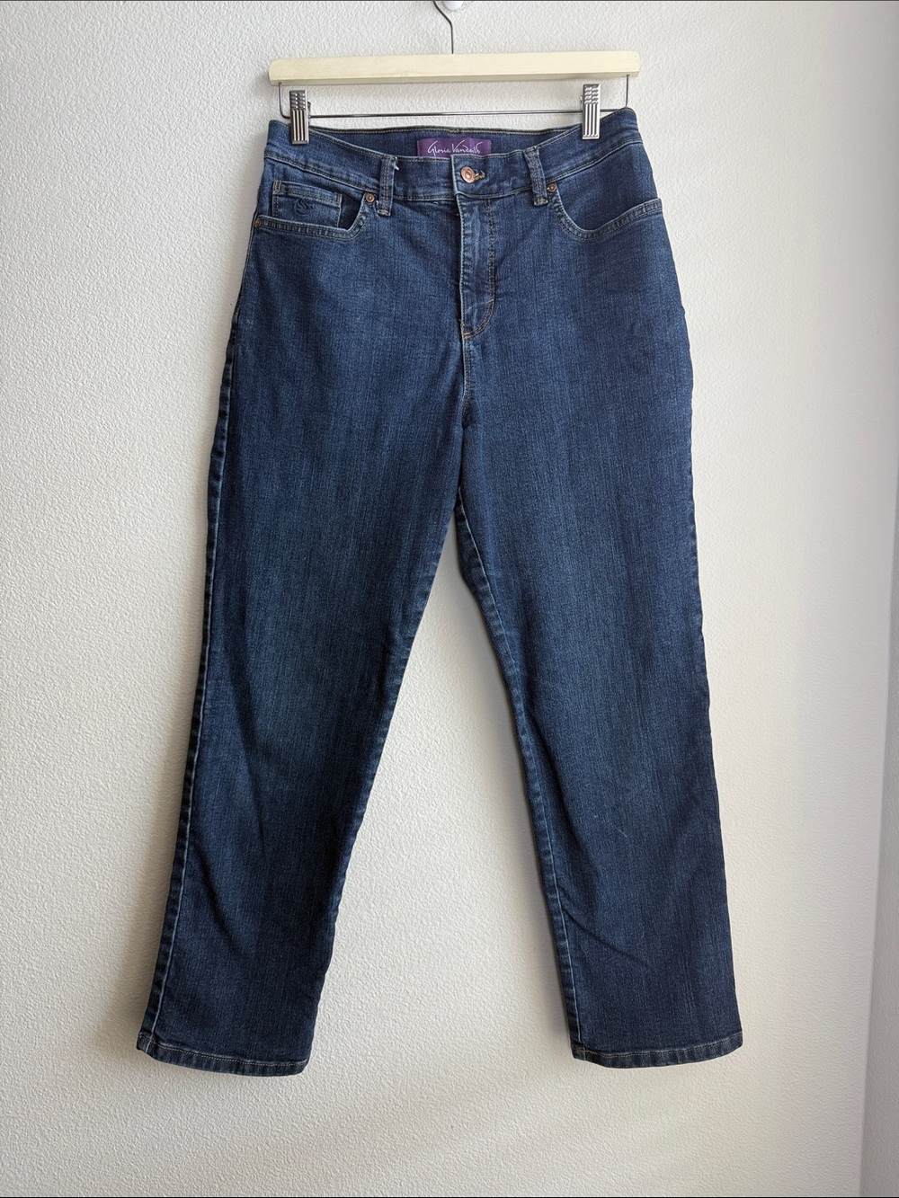 Gloria Vanderbilt Amanda Classic Straight Leg Jeans Size 10 Medium Wash